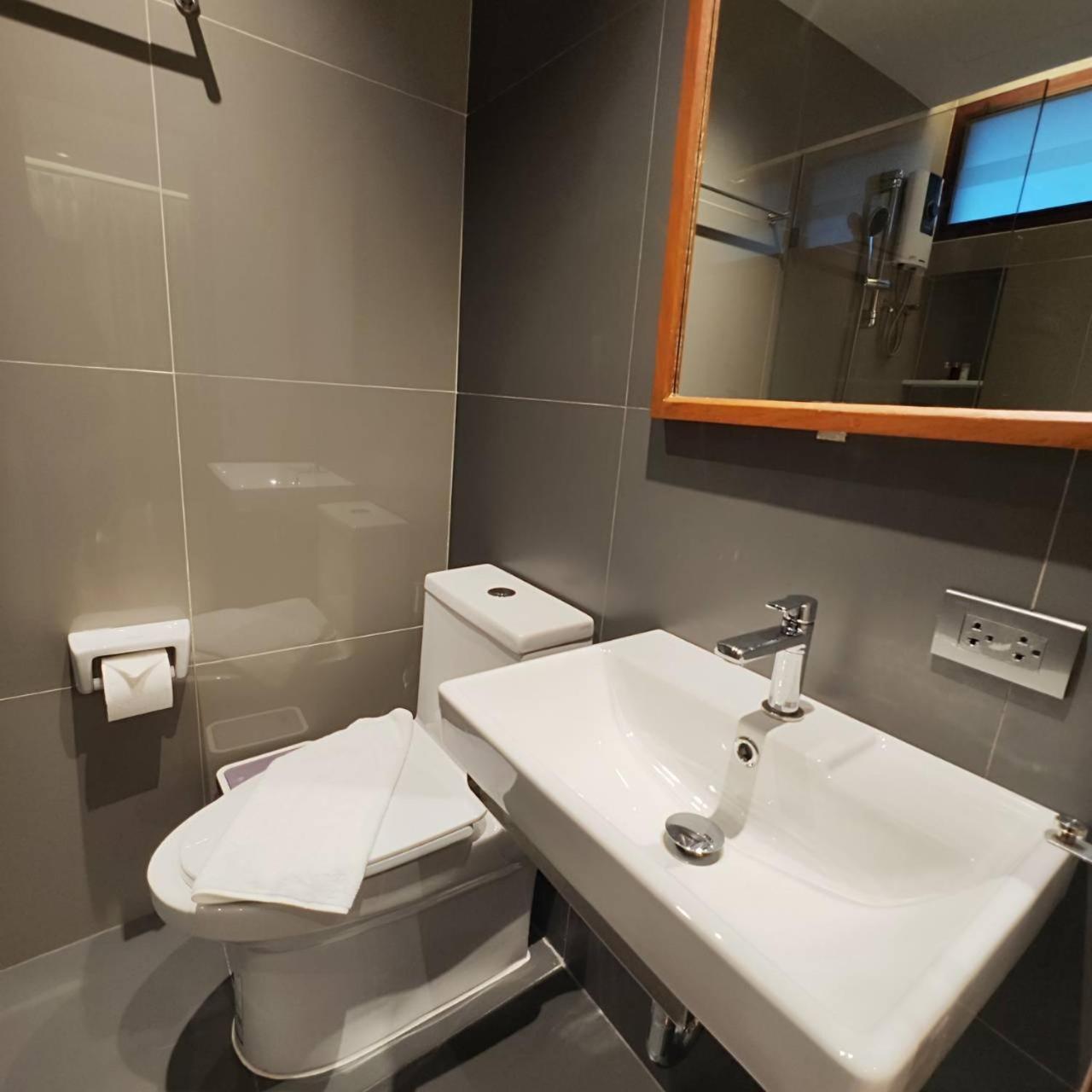 Rooms At Number60 Khaosan Bangkok Exterior photo